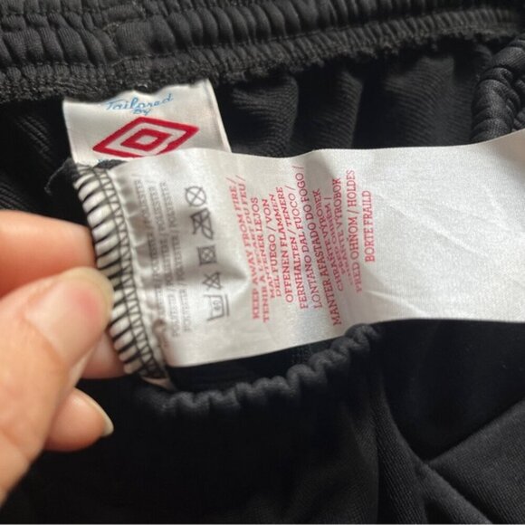 NWT Umbro padded soccer shorts Sz L - Picture 4 of 7